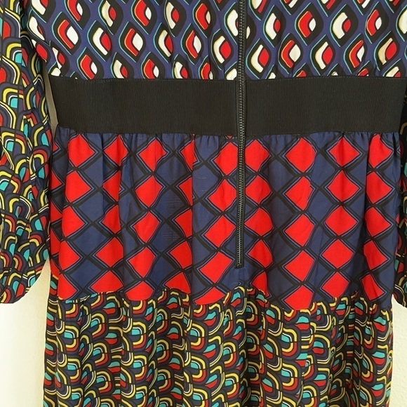 Alice+Olivia Karolina Blouson Sleeve Midi Dress in Mod Moon 2 - Picture 13 of 15